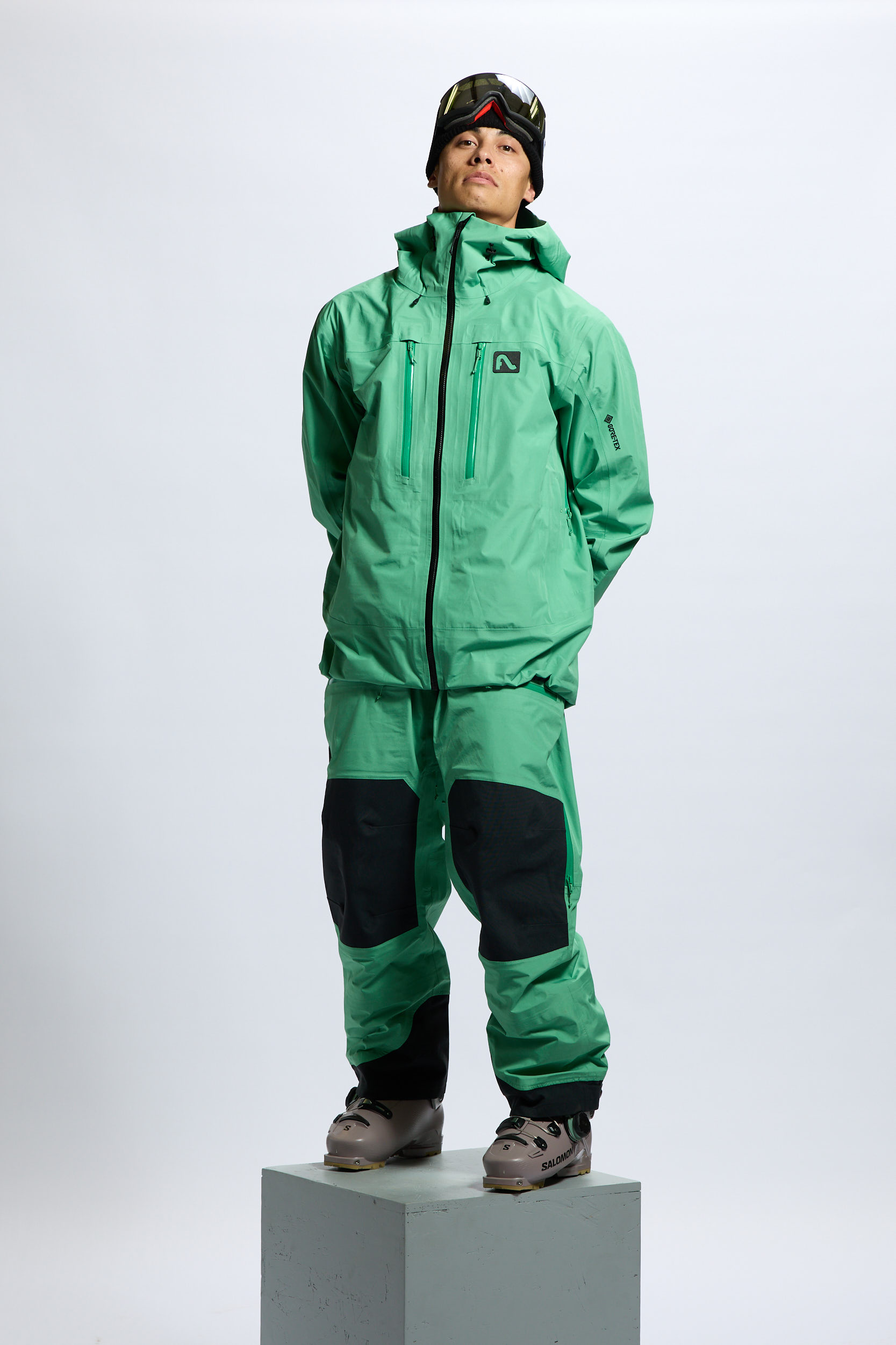 Veal Gore-Tex Pro 3L 上下セット 2023-24 1758047792-