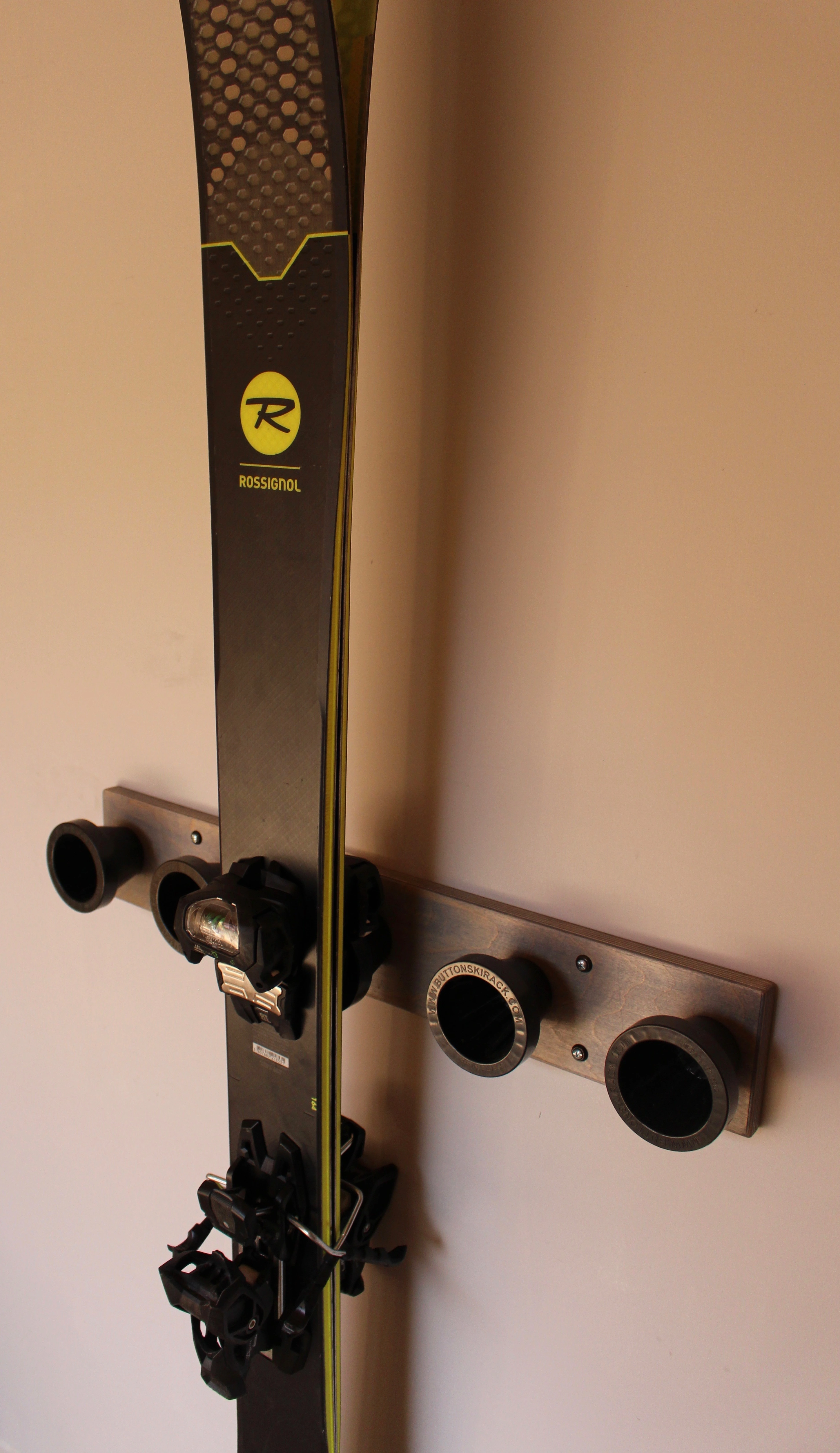Button Ski Hanger