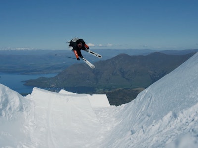 Finn Bilous Re-Releases Classic Cut "White Noise"