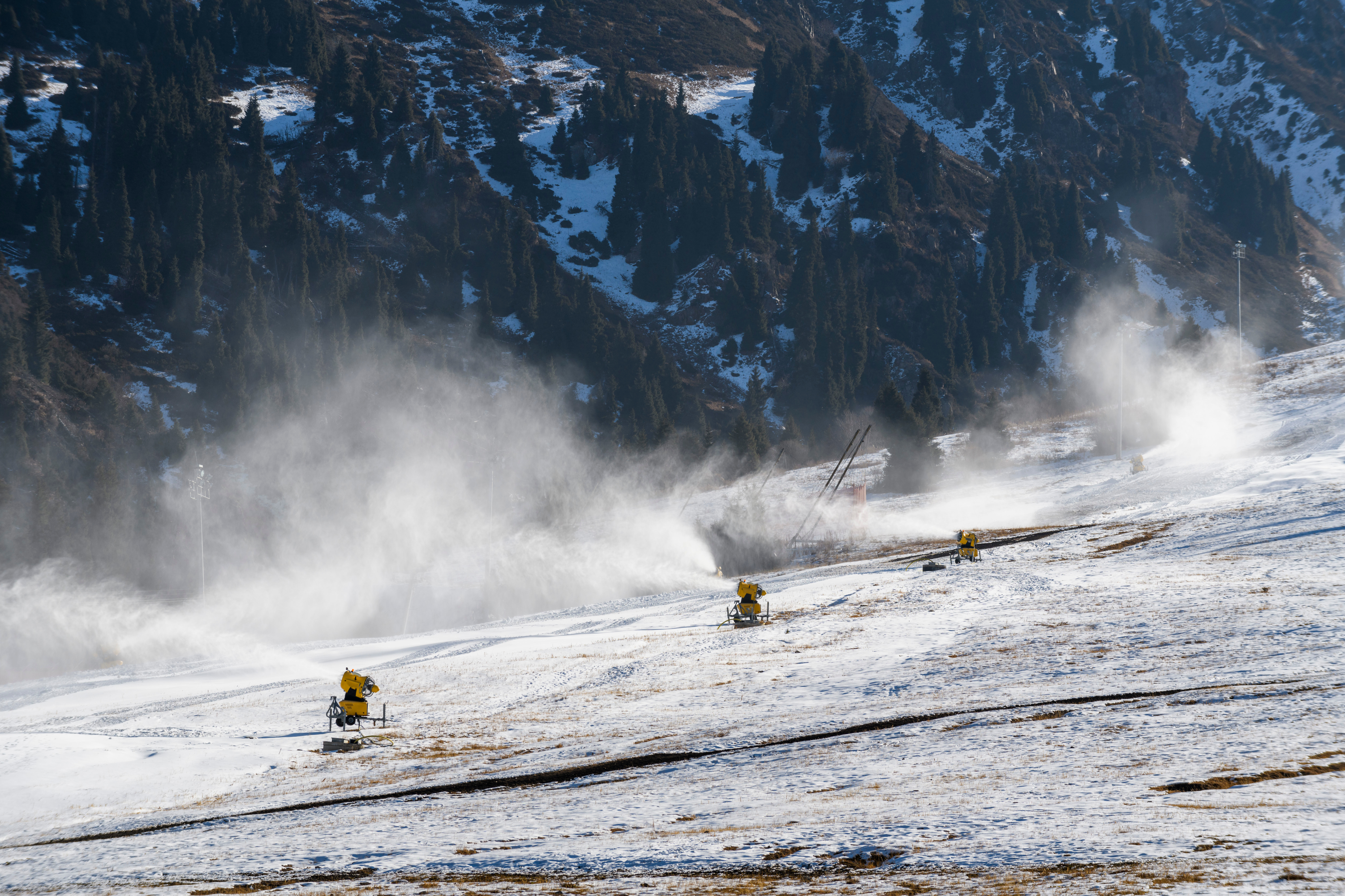 How Snowmaking Saved Ski Resorts During the 2026 Season
