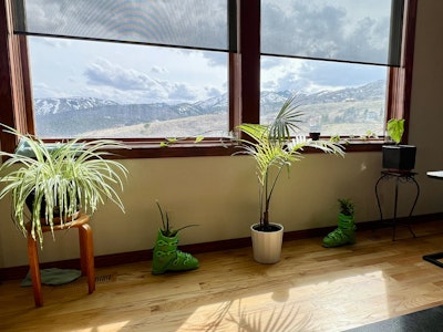 How to Recycle Old Ski Gear: 7 Creative DIY Ideas