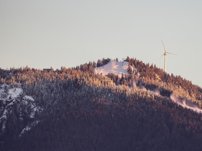 Sustainable Ski Resorts and How Skiers Can Reduce Impact