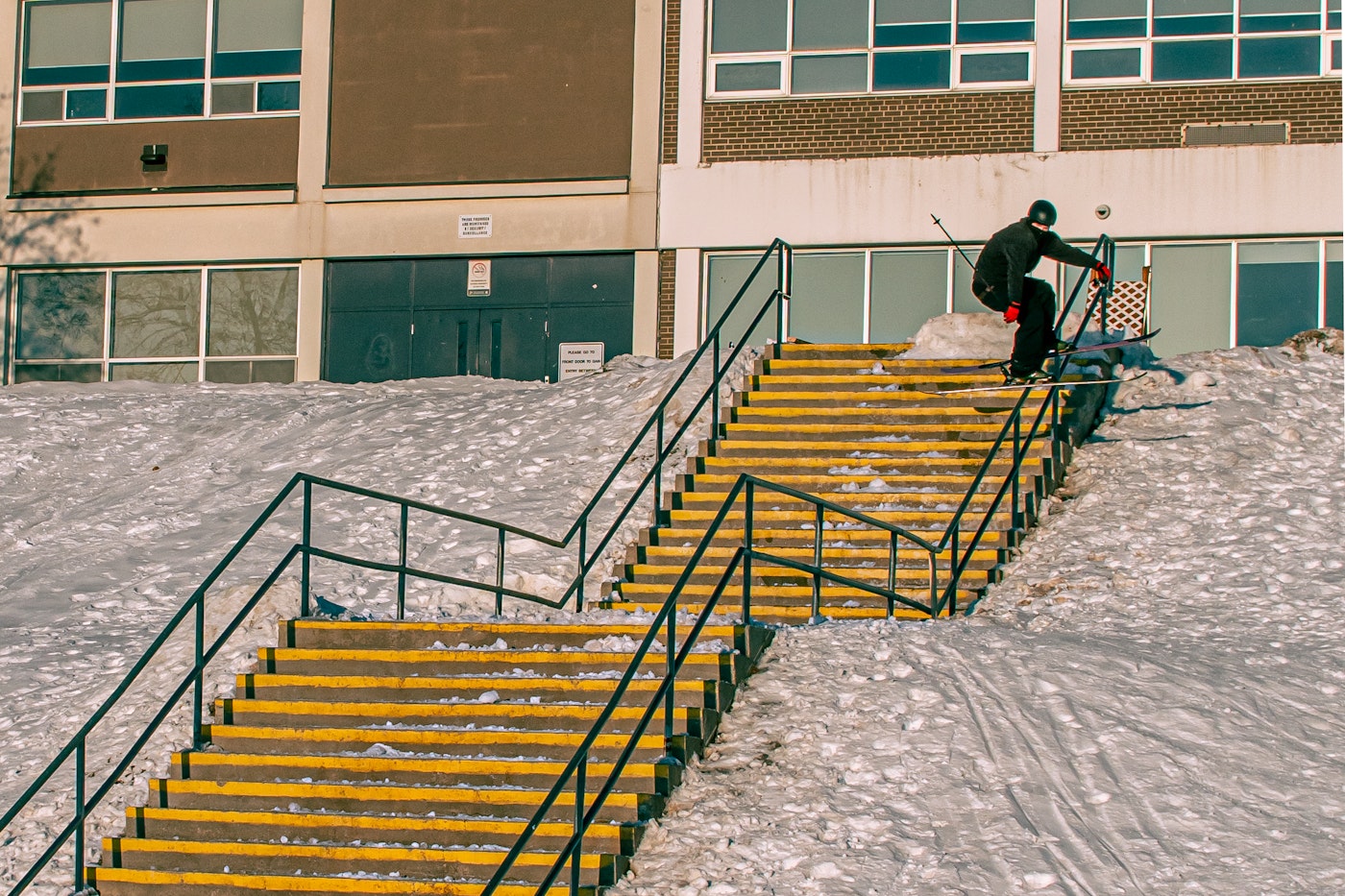 Hunter Hess skiing street