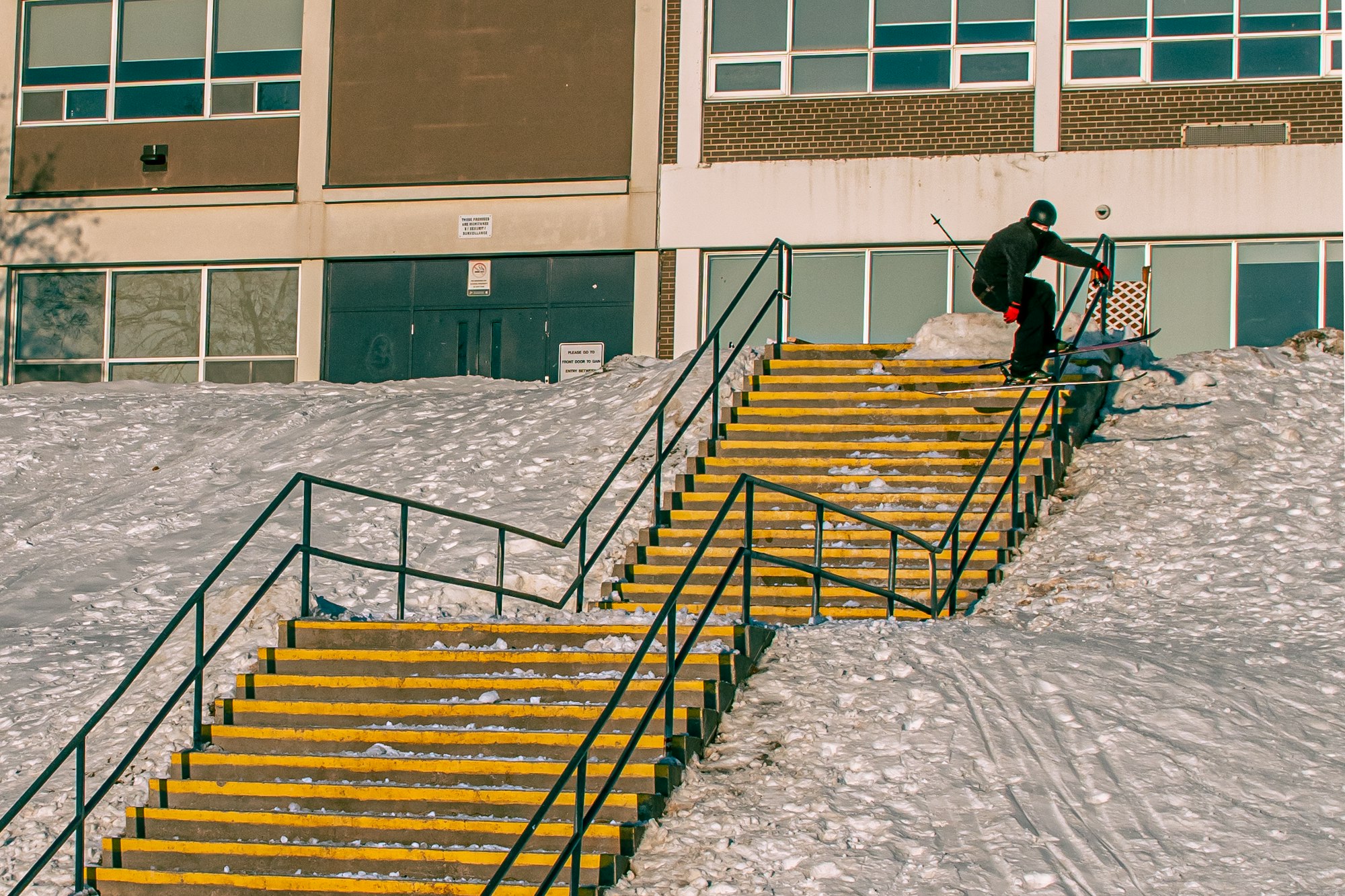 Hunter Hess skiing street