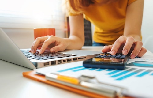 Calculating overtime pay in BC