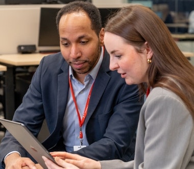 Peninsula advisor with a client