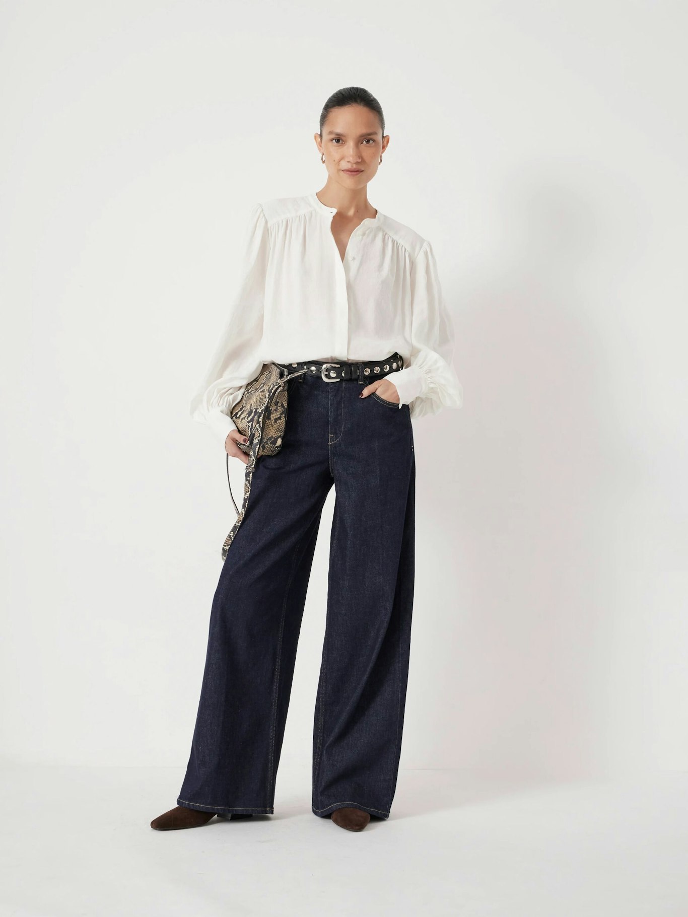 013840-0213-01 Puff Sleeve Blouse
