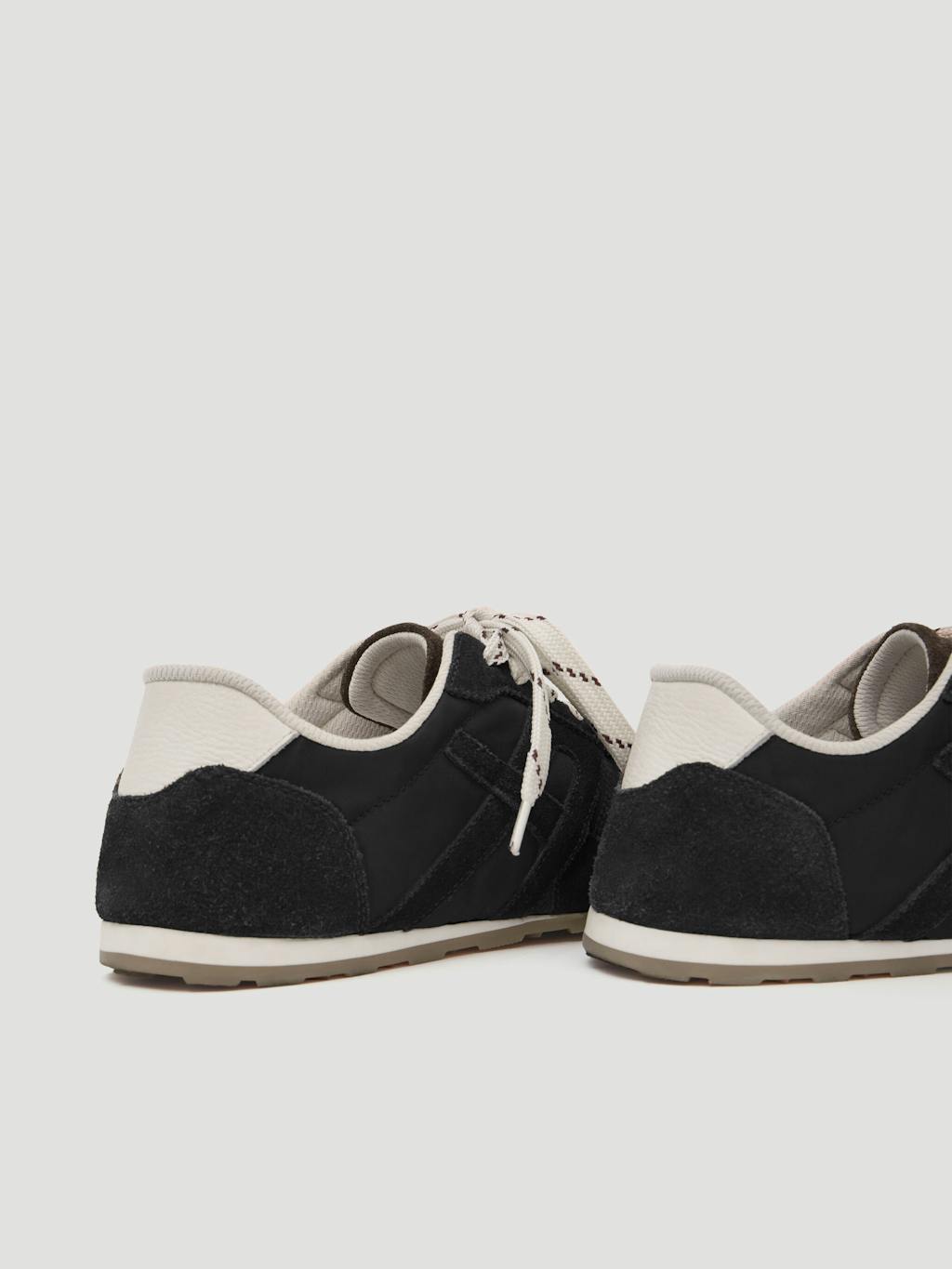 013722-0456-03 Suede Slimline Retro Trainers