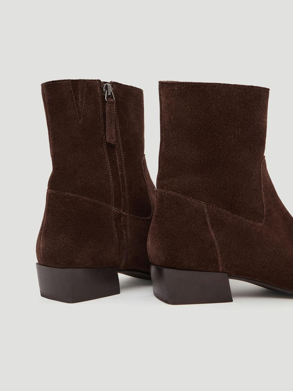 014017-3201-03 Suede Square-Toe Boots