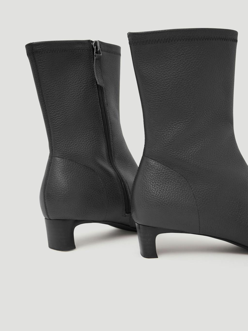 013602-0456-03 Leather Sock Fit Boots