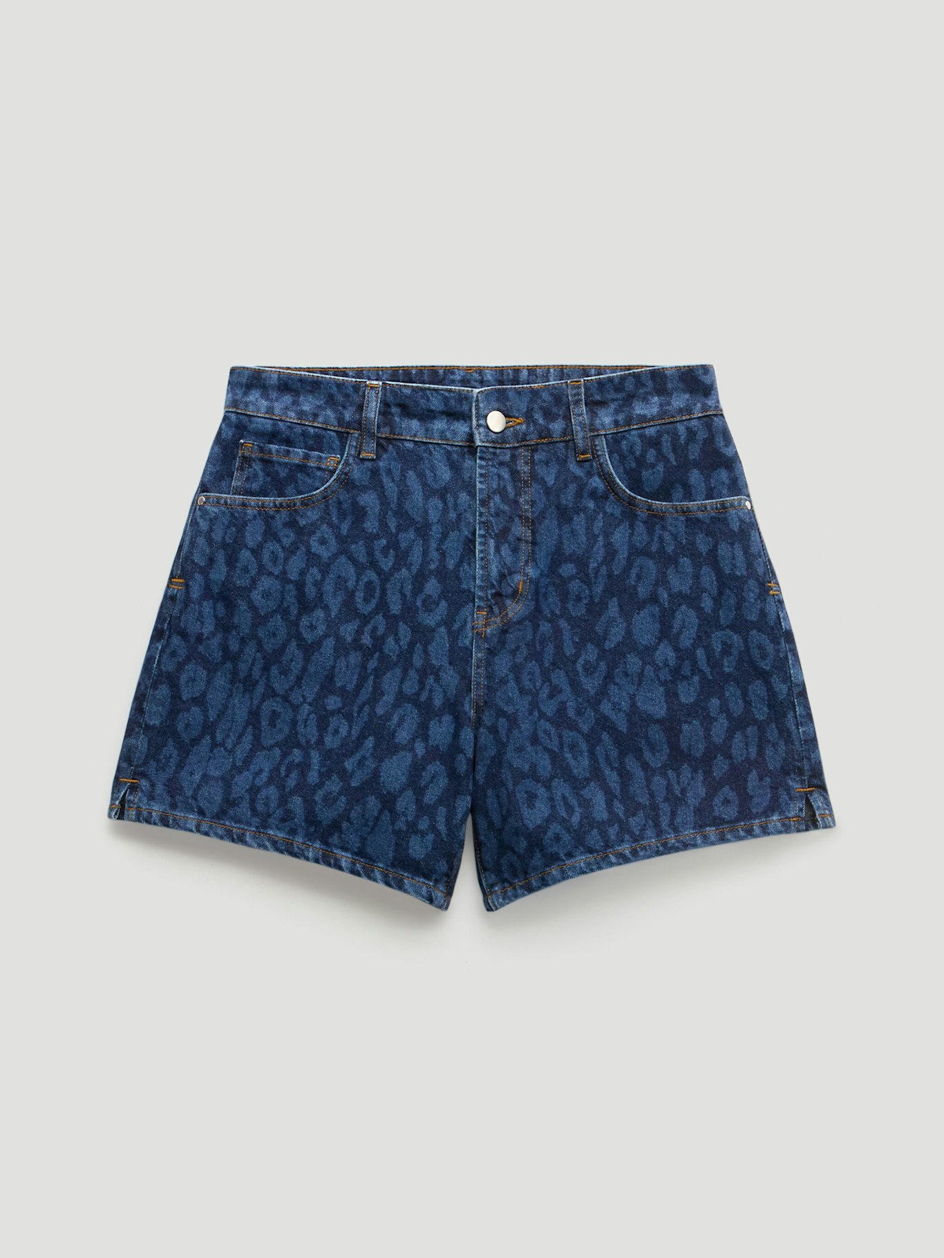 014643-4880-07 Leopard Print Essential Denim Shorts