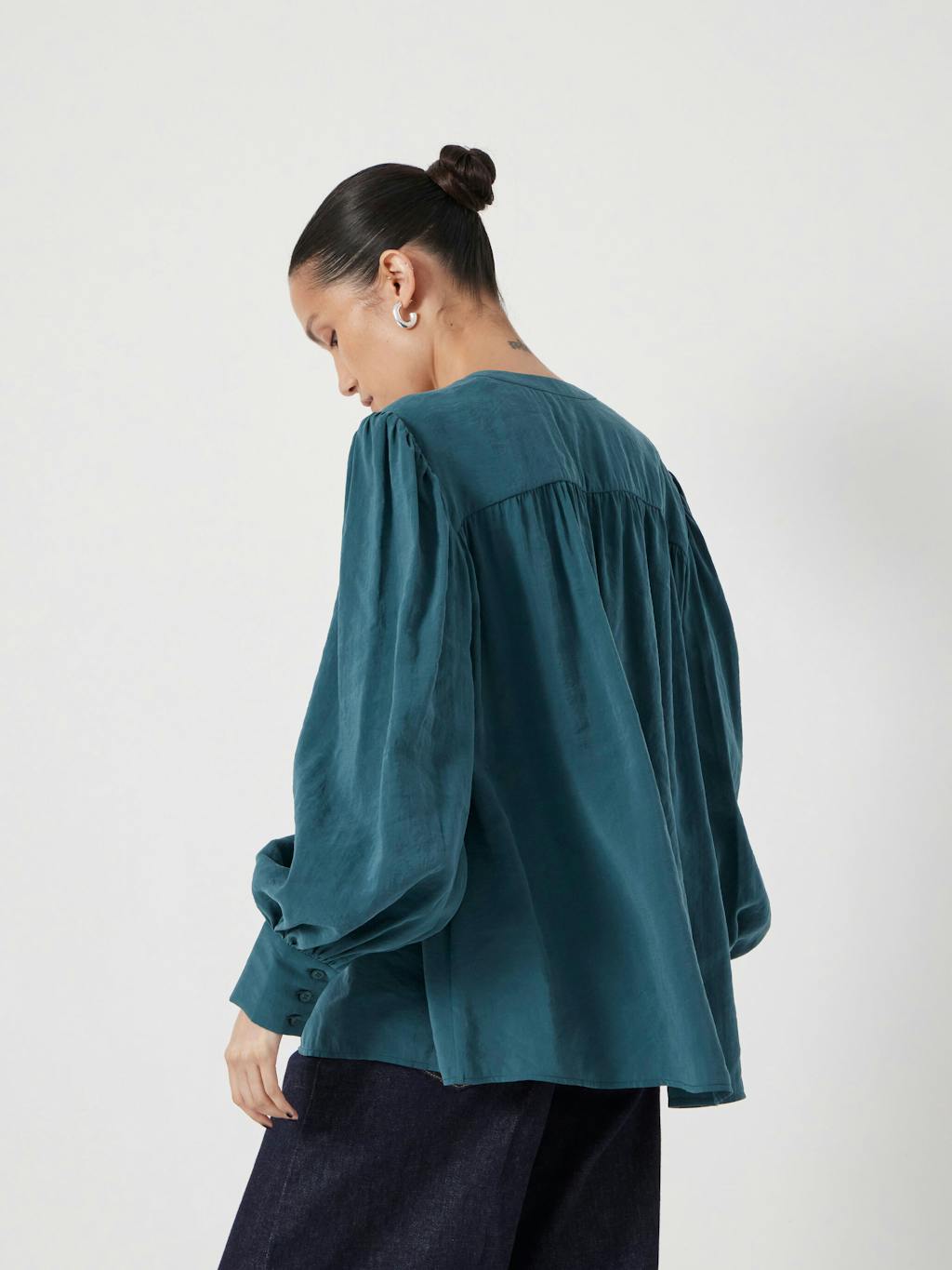 013840-1709-04 Puff Sleeve Blouse