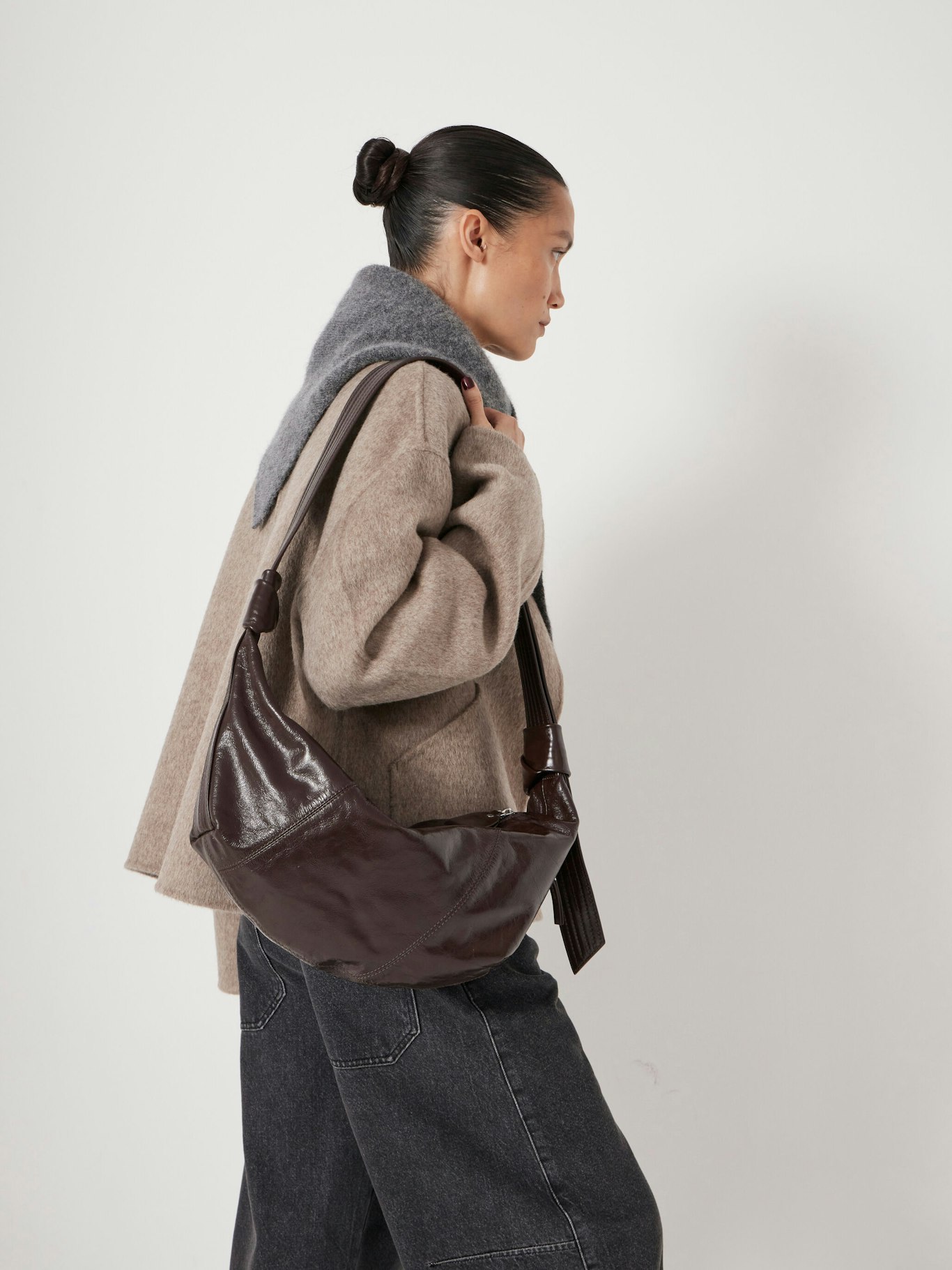 014114-0067-02 Oversized Leather Crescent Bag