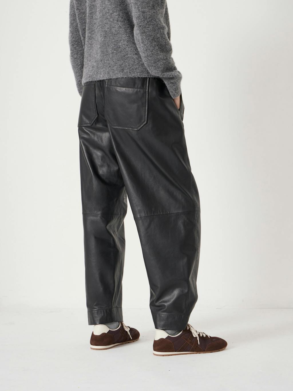 013464-0532-05 Leather Jack Barrel Trousers