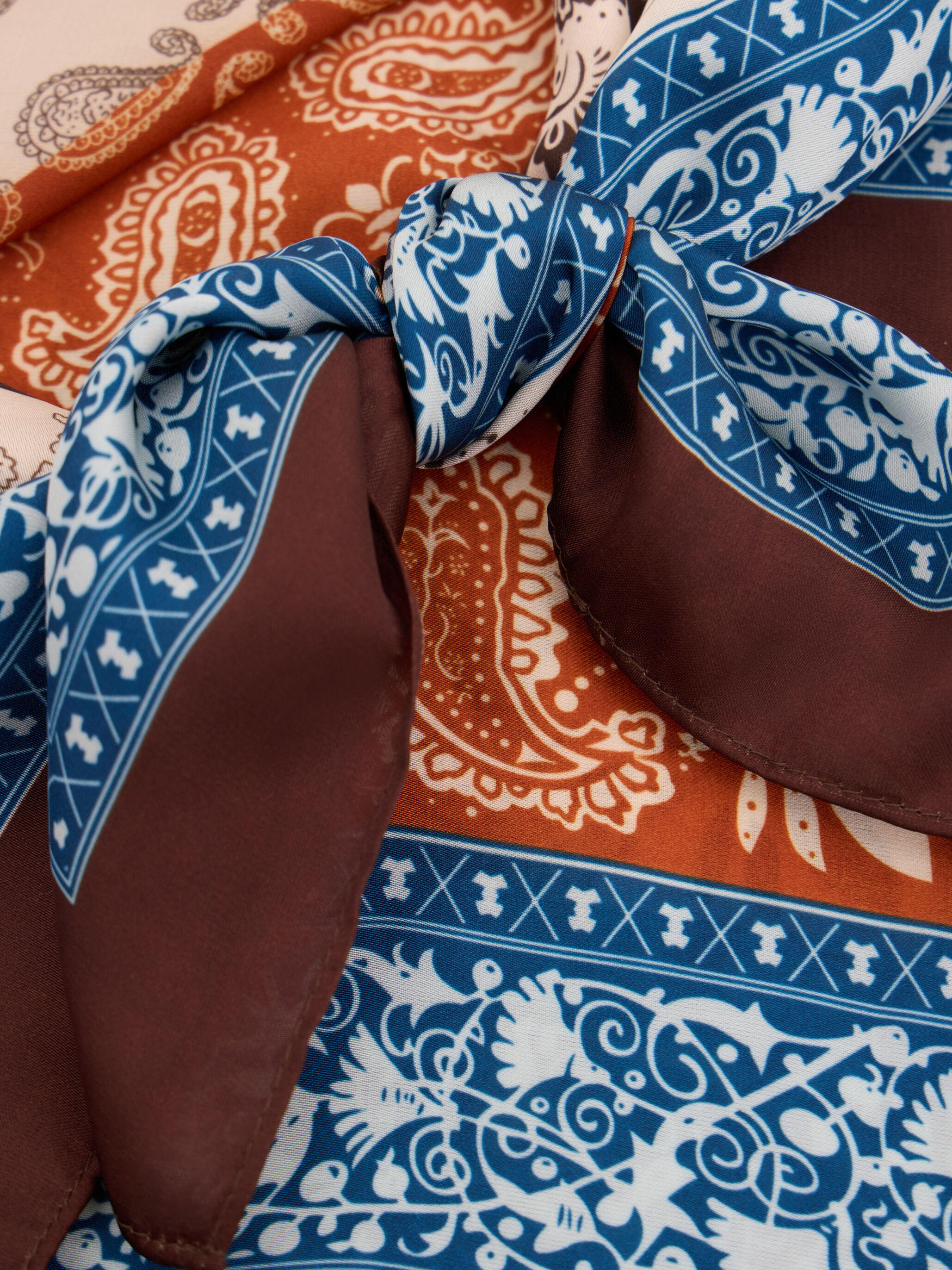 Lightweight Printed Scarf