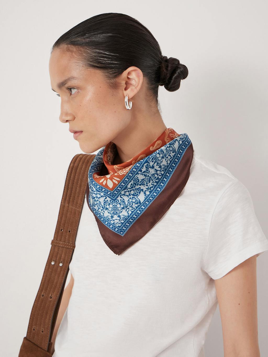 014621-0533-02 Lightweight Printed Scarf