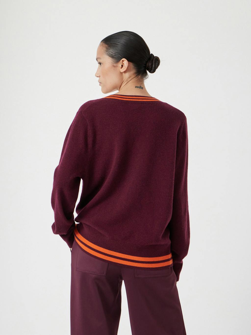 013456-1410-04 Merino Wool V Neck Jumper