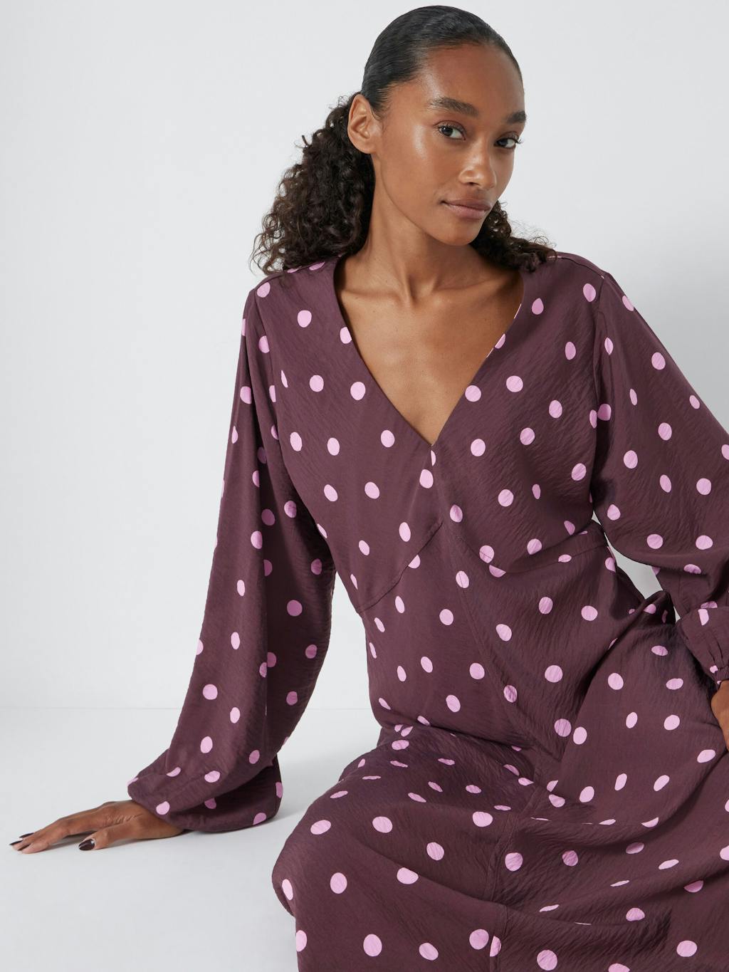 014470-4882-04 Grace V-Neck Long Sleeve Dress