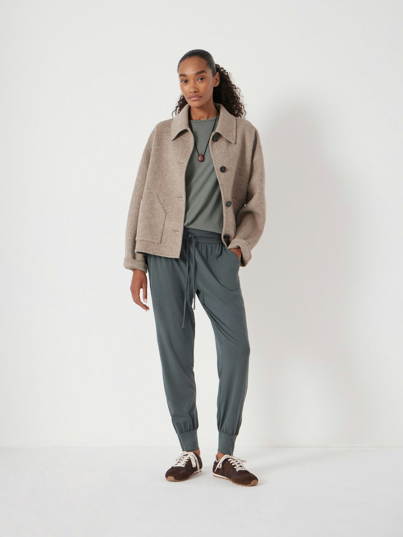 010982-1833-01 Amie Joggers