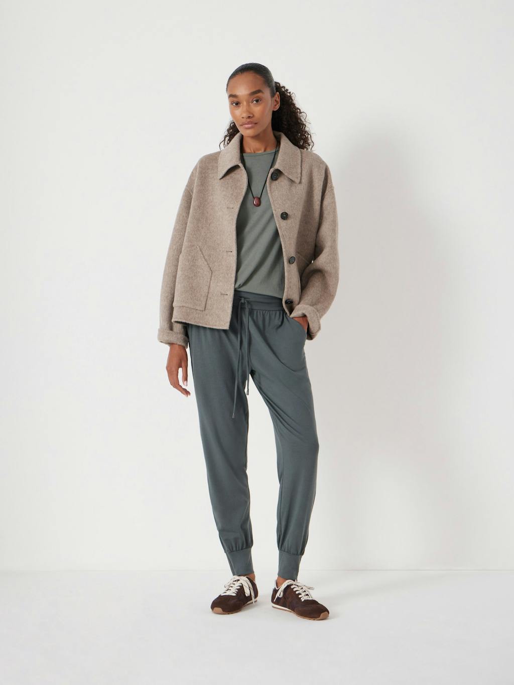 010982-1833-01 Amie Joggers