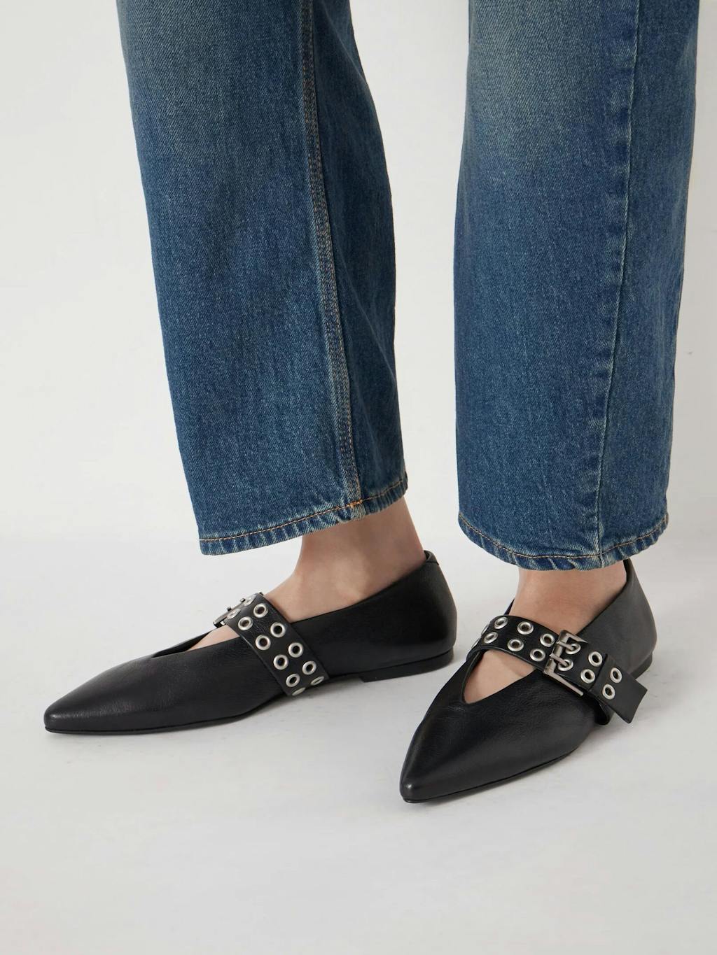014020-0456-05 Buckled Leather Ballerina Flats