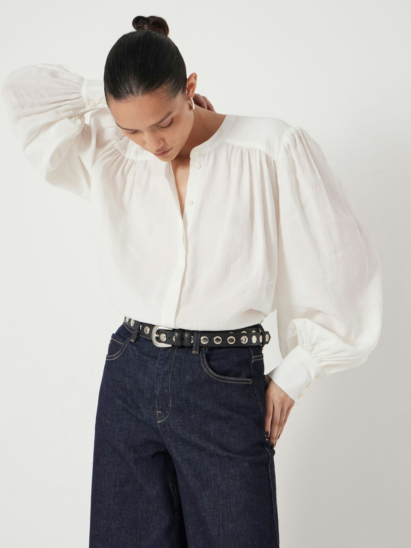 013840-0213-02 Puff Sleeve Blouse