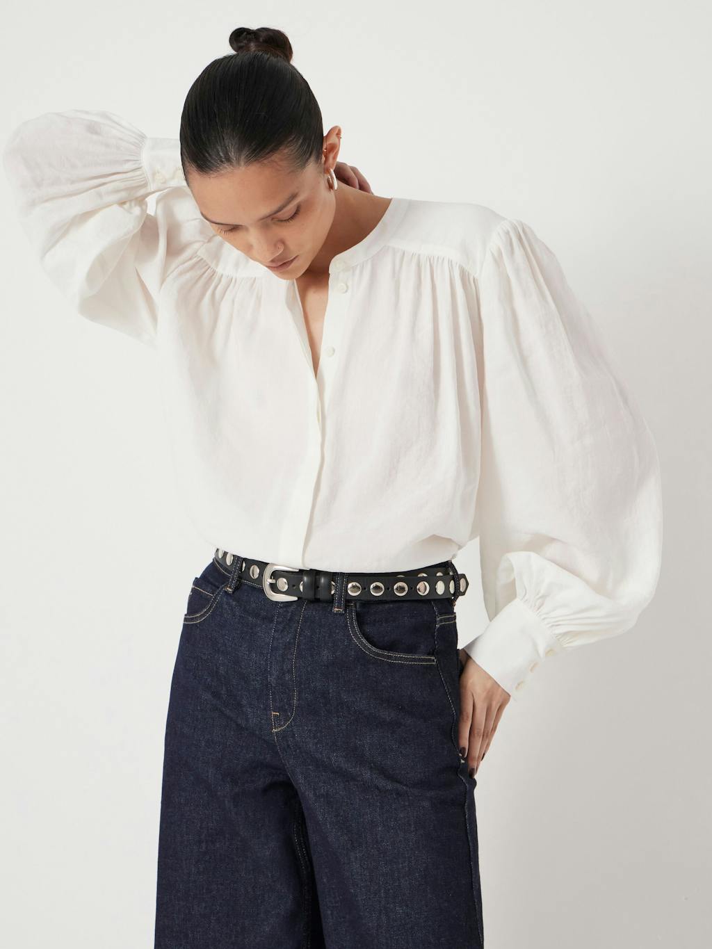 013840-0213-02 Puff Sleeve Blouse