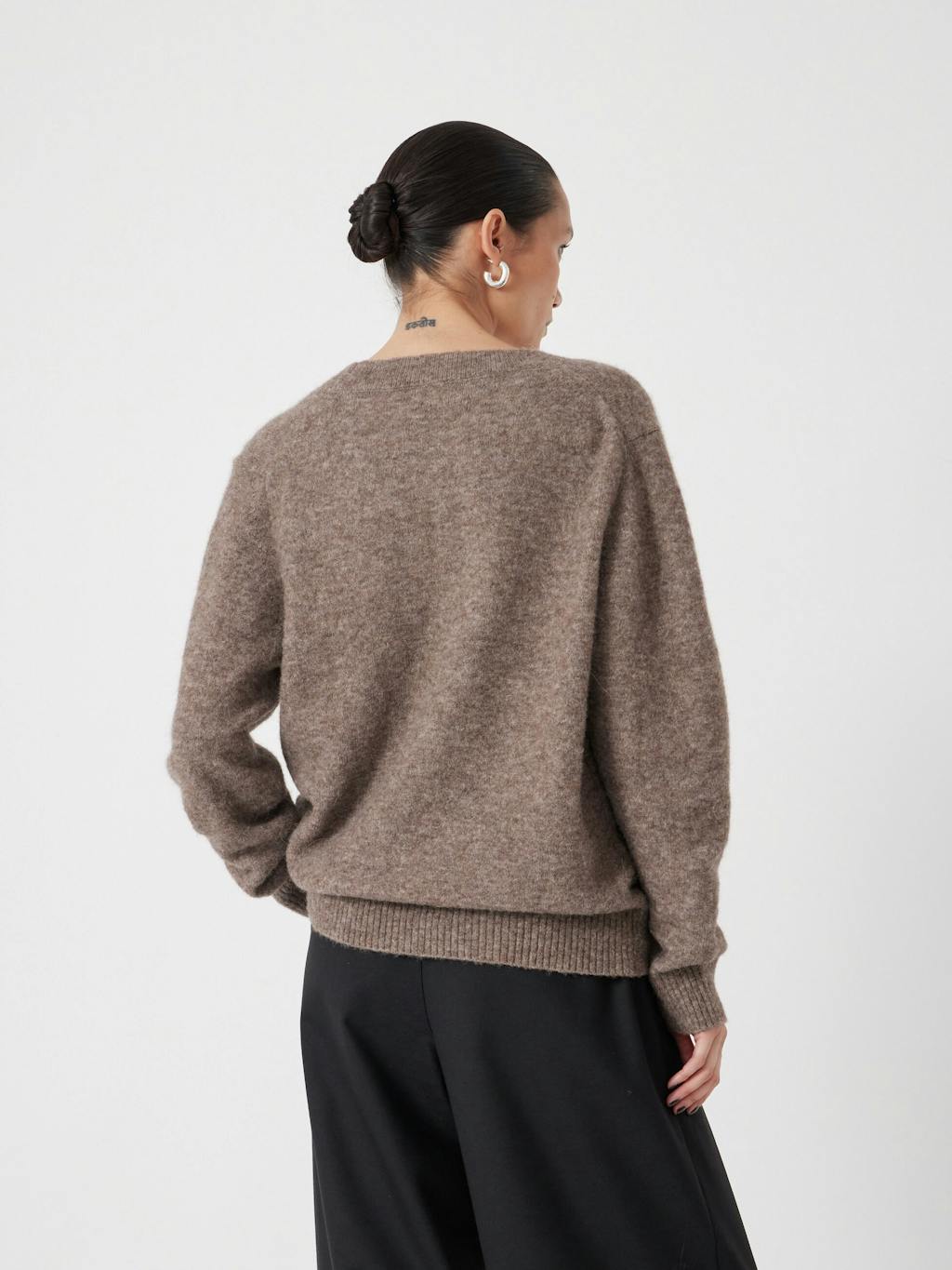 013934-4642-04 Wool Blend V Neck Jumper