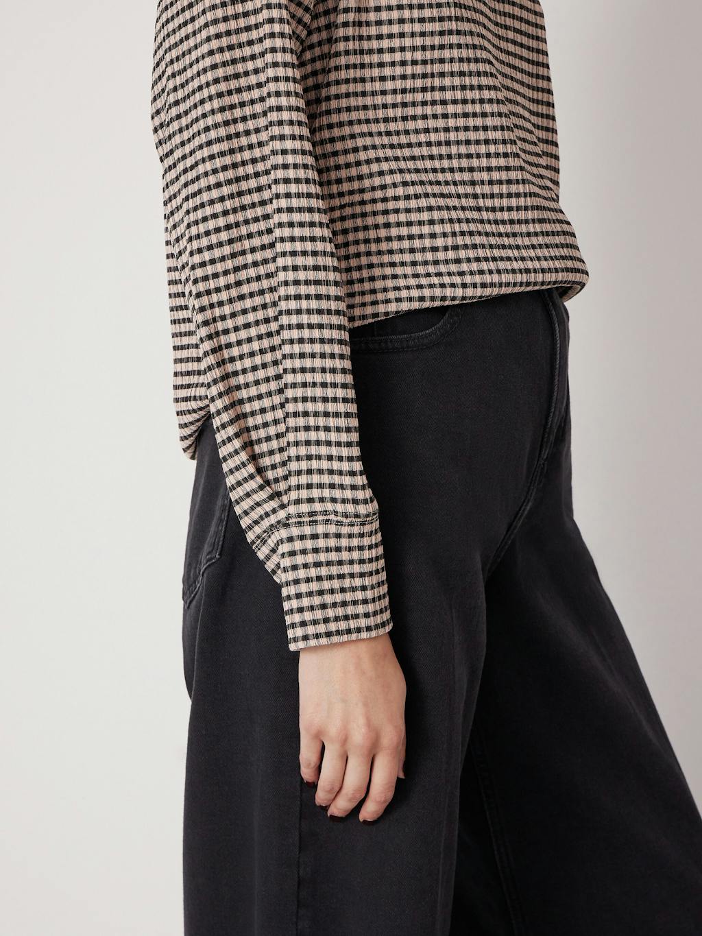 014488-0331-03 Emily Gingham Puff Sleeve Top