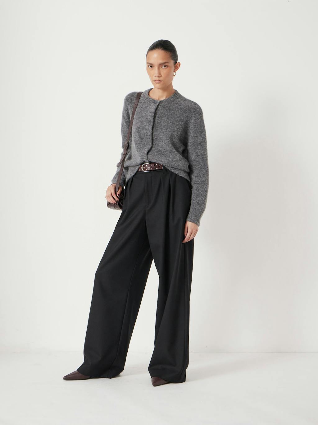 013464-0532-06 Leather Jack Barrel Trousers