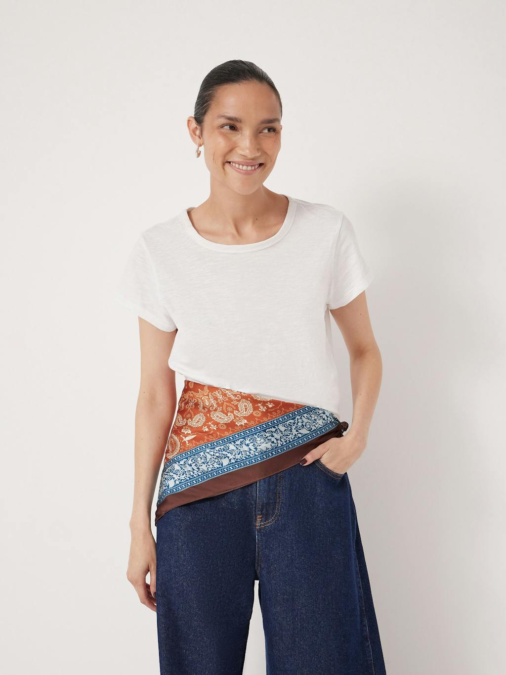 014621-0533-06 Lightweight Printed Scarf