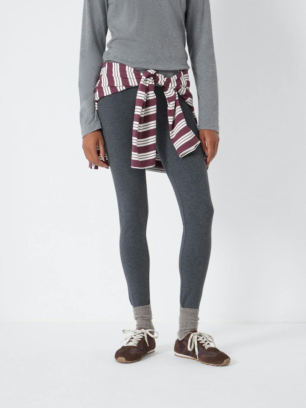 006528-2920-02 Essential Leggings