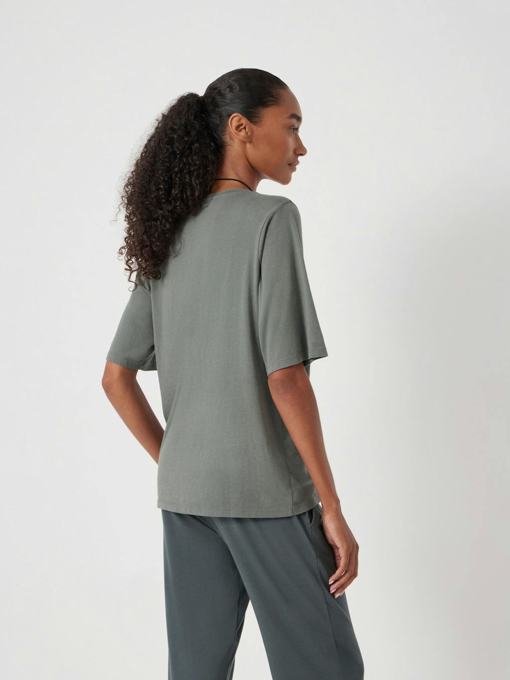 012549-1833-03 Reece Drapey T-Shirt