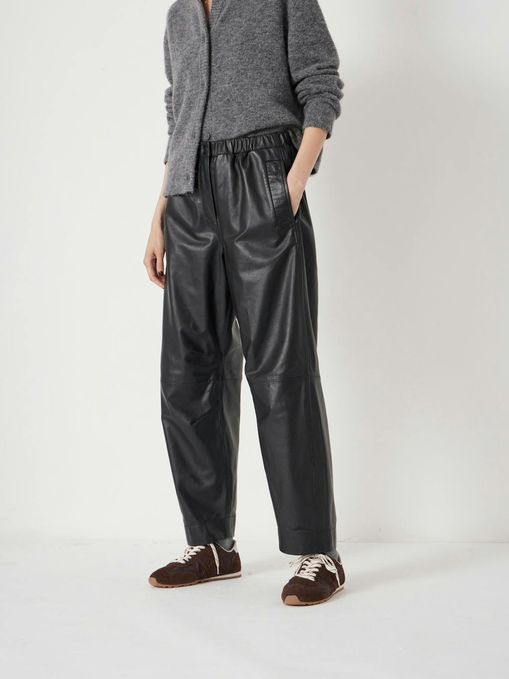 013464-0532-02 Leather Jack Barrel Trousers