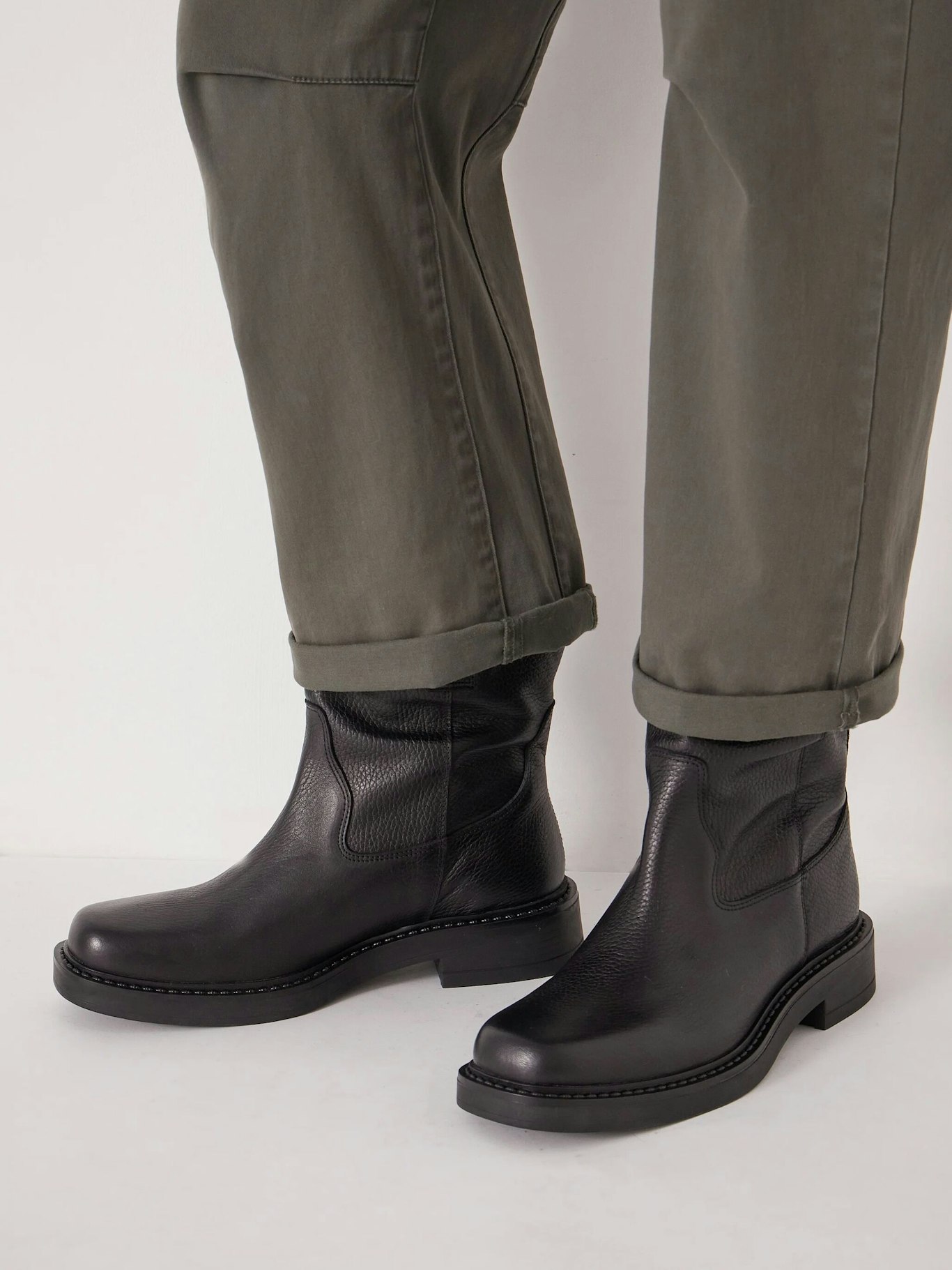 013616-0456-01 Leather Slouchy Biker Boot