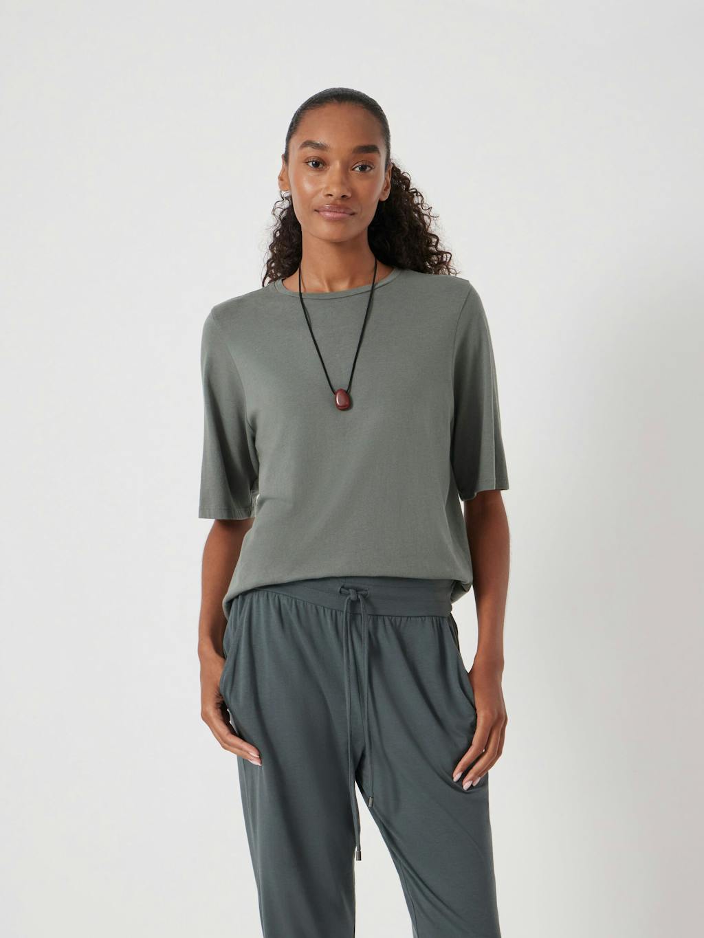 012549-1833-01 Reece Drapey T-Shirt