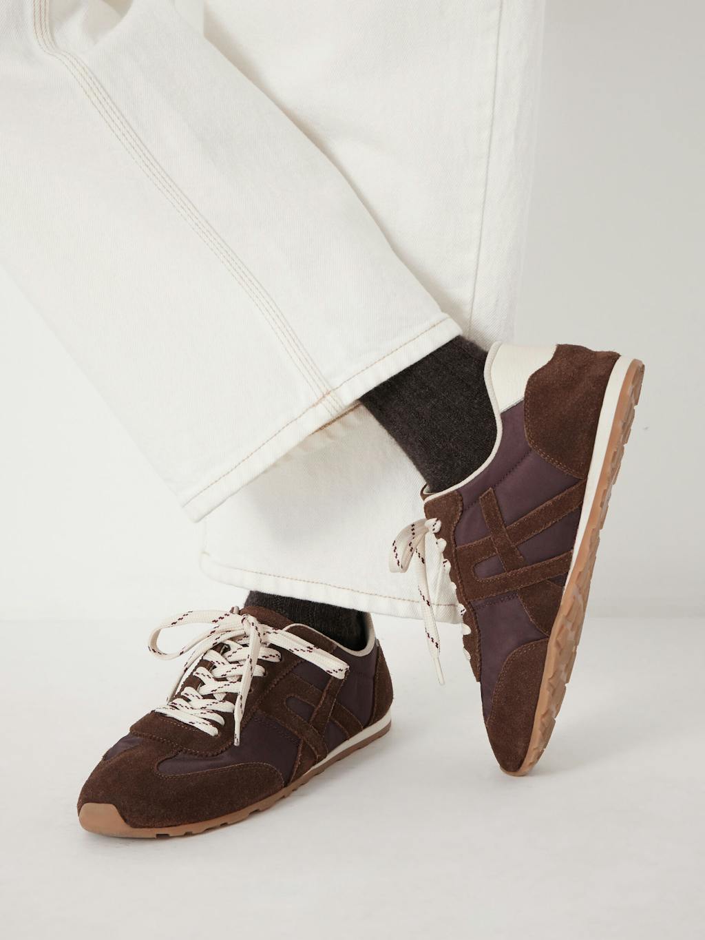 013722-3203-02 Suede Slimline Retro Trainers