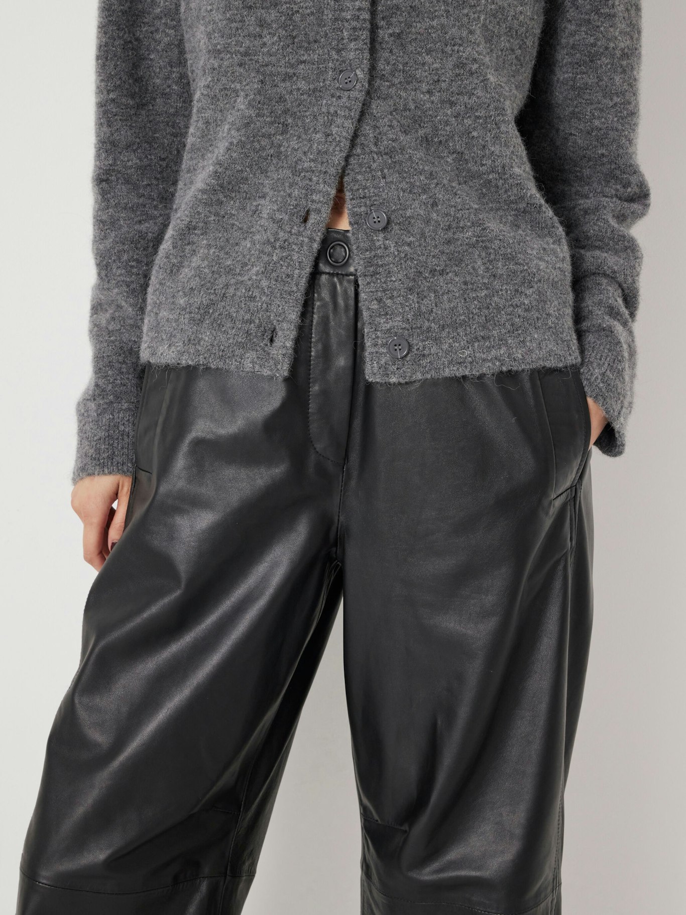 013464-0532-04 Leather Jack Barrel Trousers