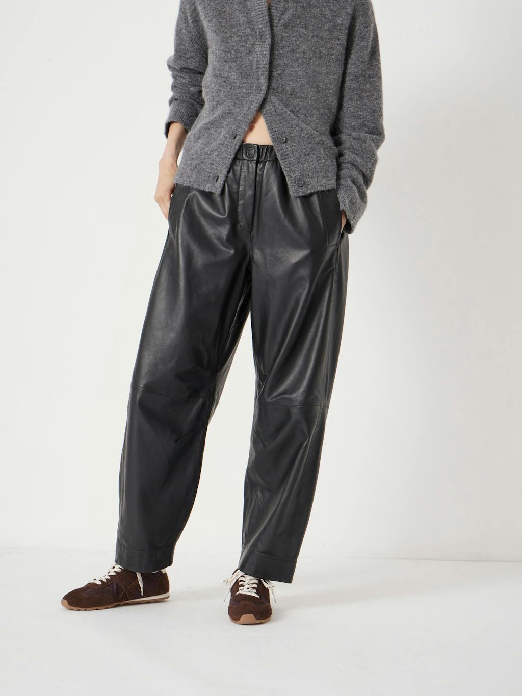 013464-0532-03 Leather Jack Barrel Trousers
