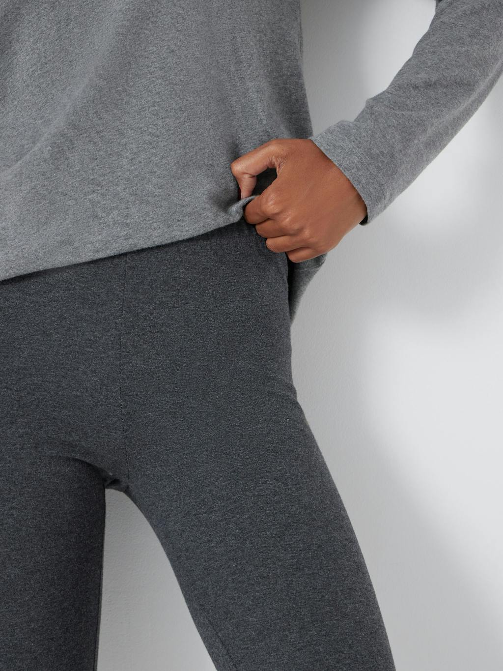 006528-2920-04 Essential Leggings