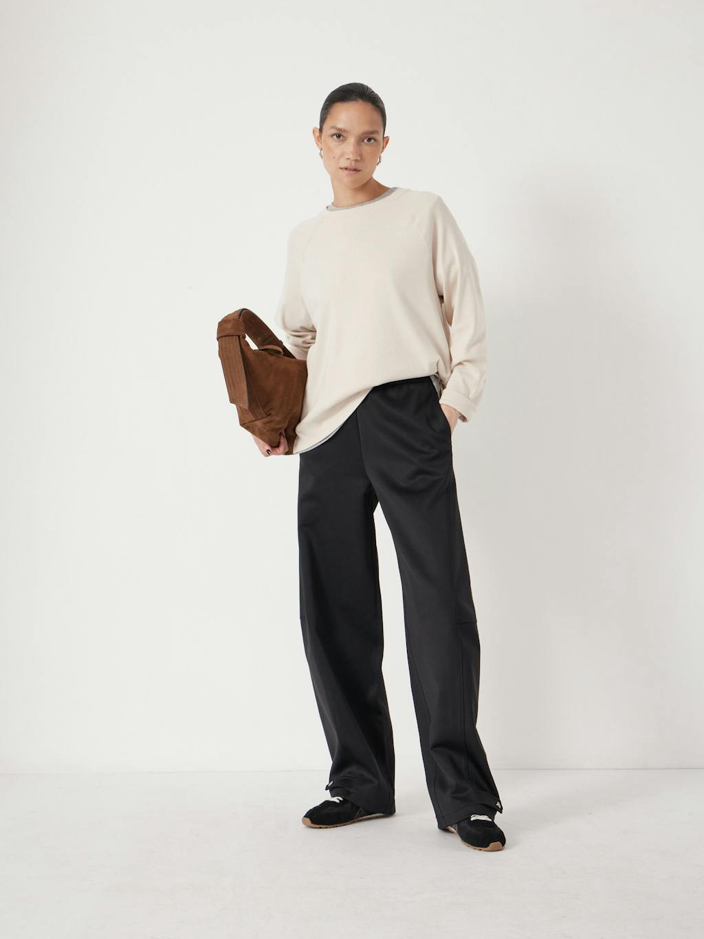 009137-0005-01 Matilda Cotton Raglan Top