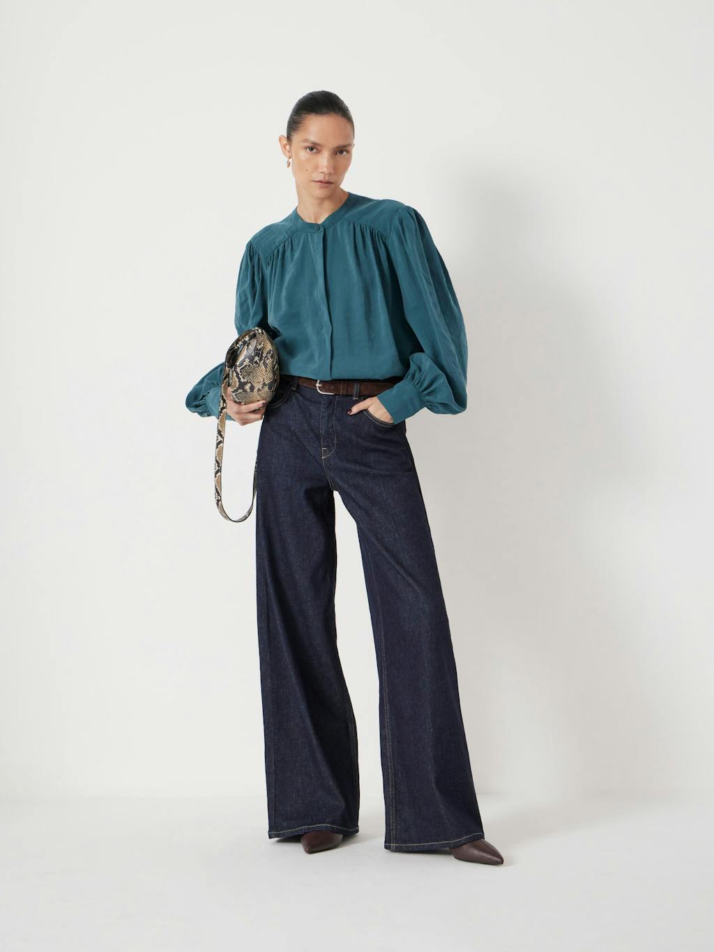 013840-1709-02 Puff Sleeve Blouse