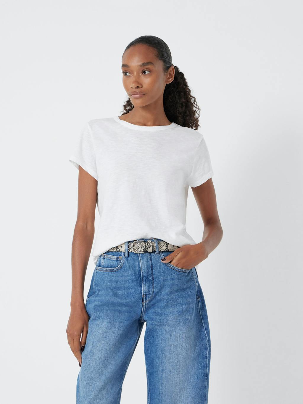 000749-2807-02 Slim Fit Slub Crew T-Shirt