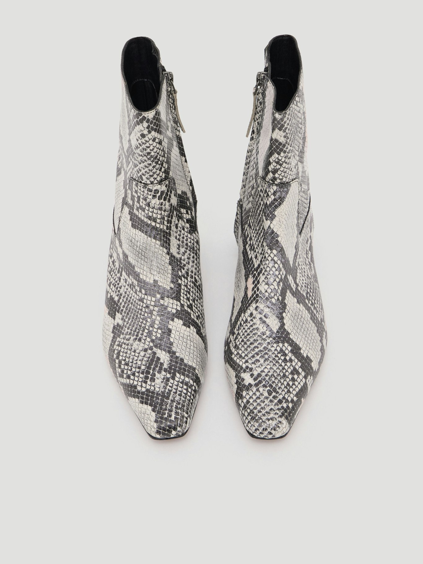 014016-0001-02 Leather Snake Print Square Toe Boots