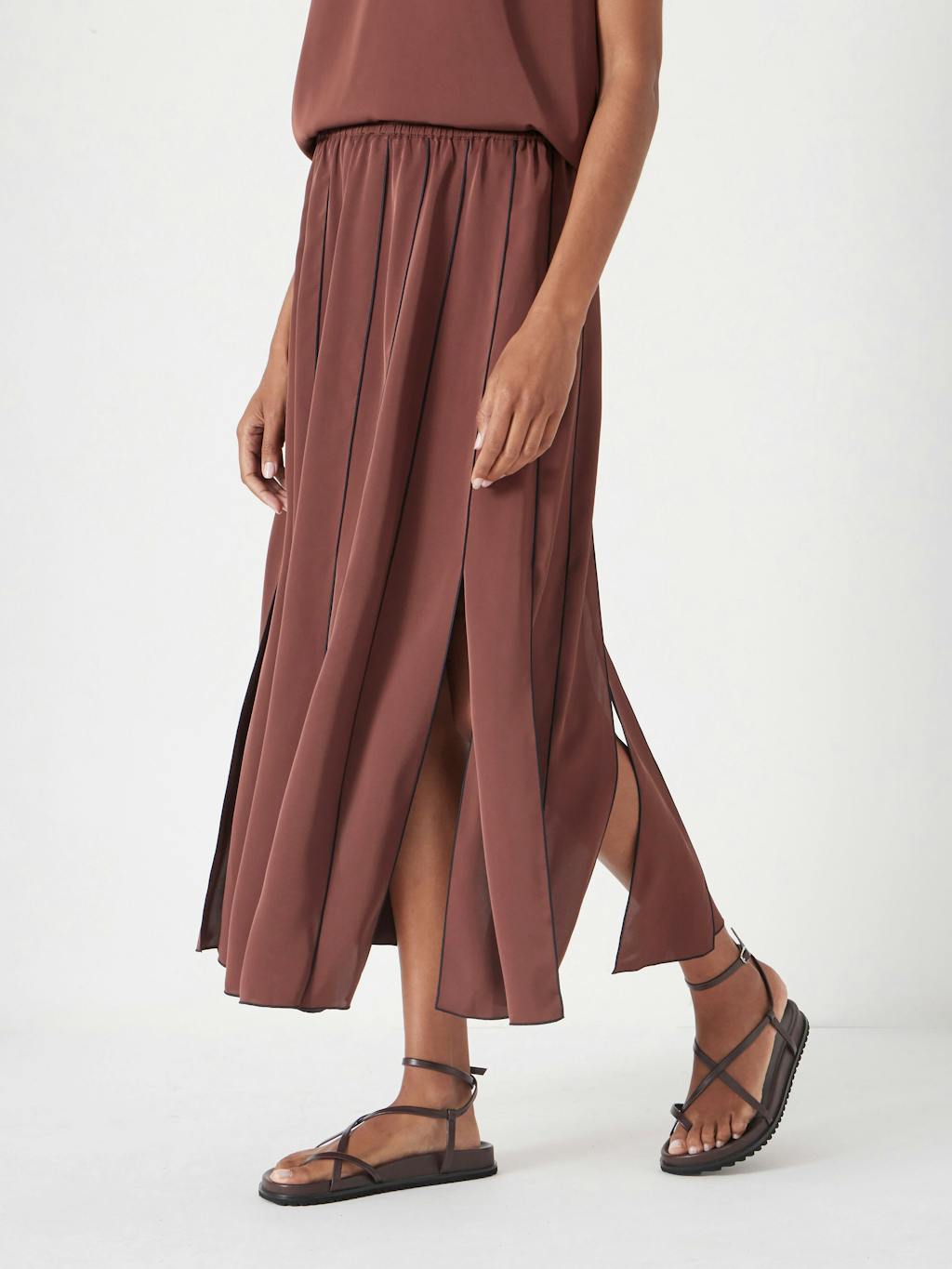 013920-0674-03 Pippa Satin Pleated Skirt