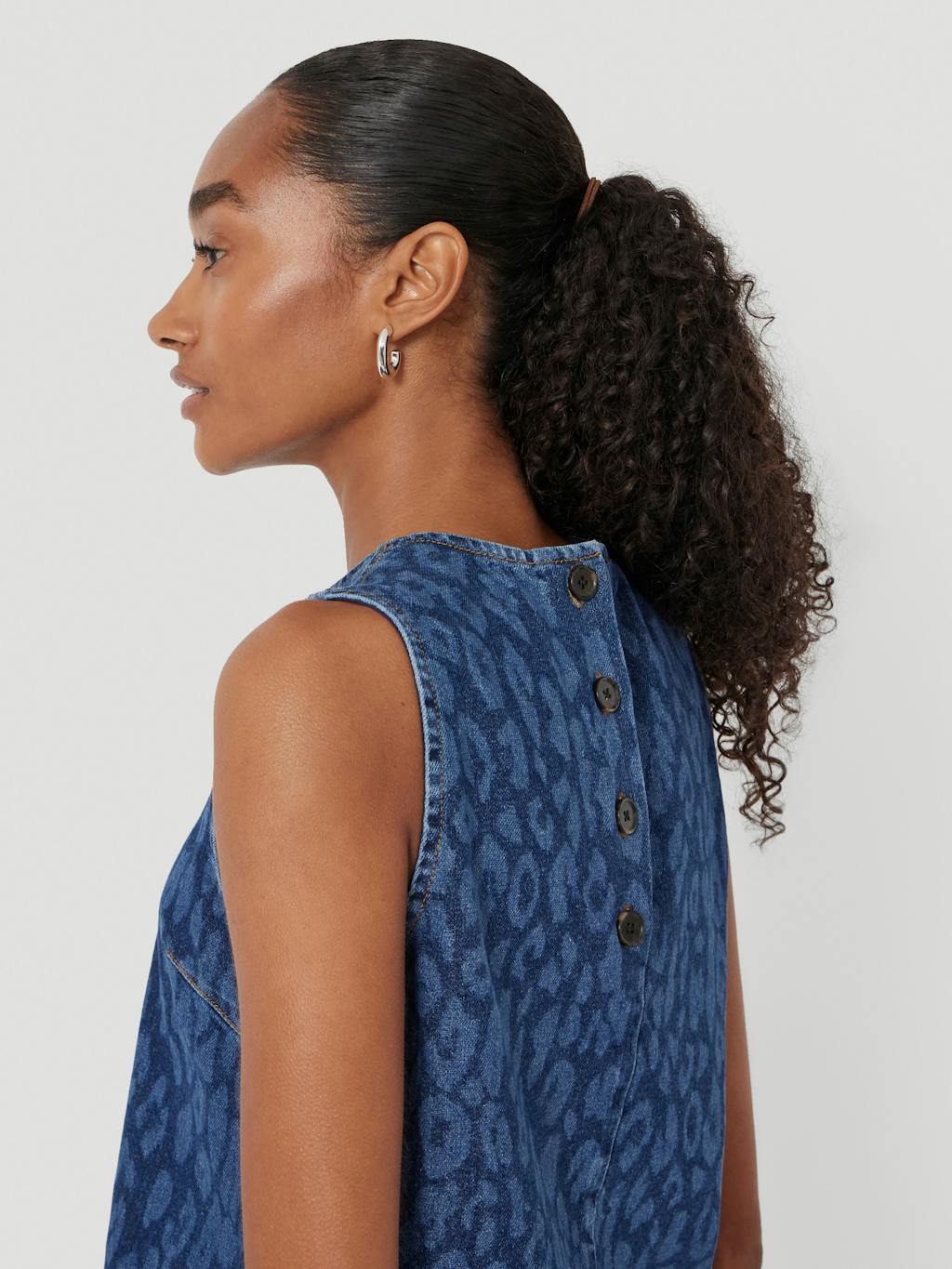 014245-4880-04 Valerie Leopard Print Denim Shell Top