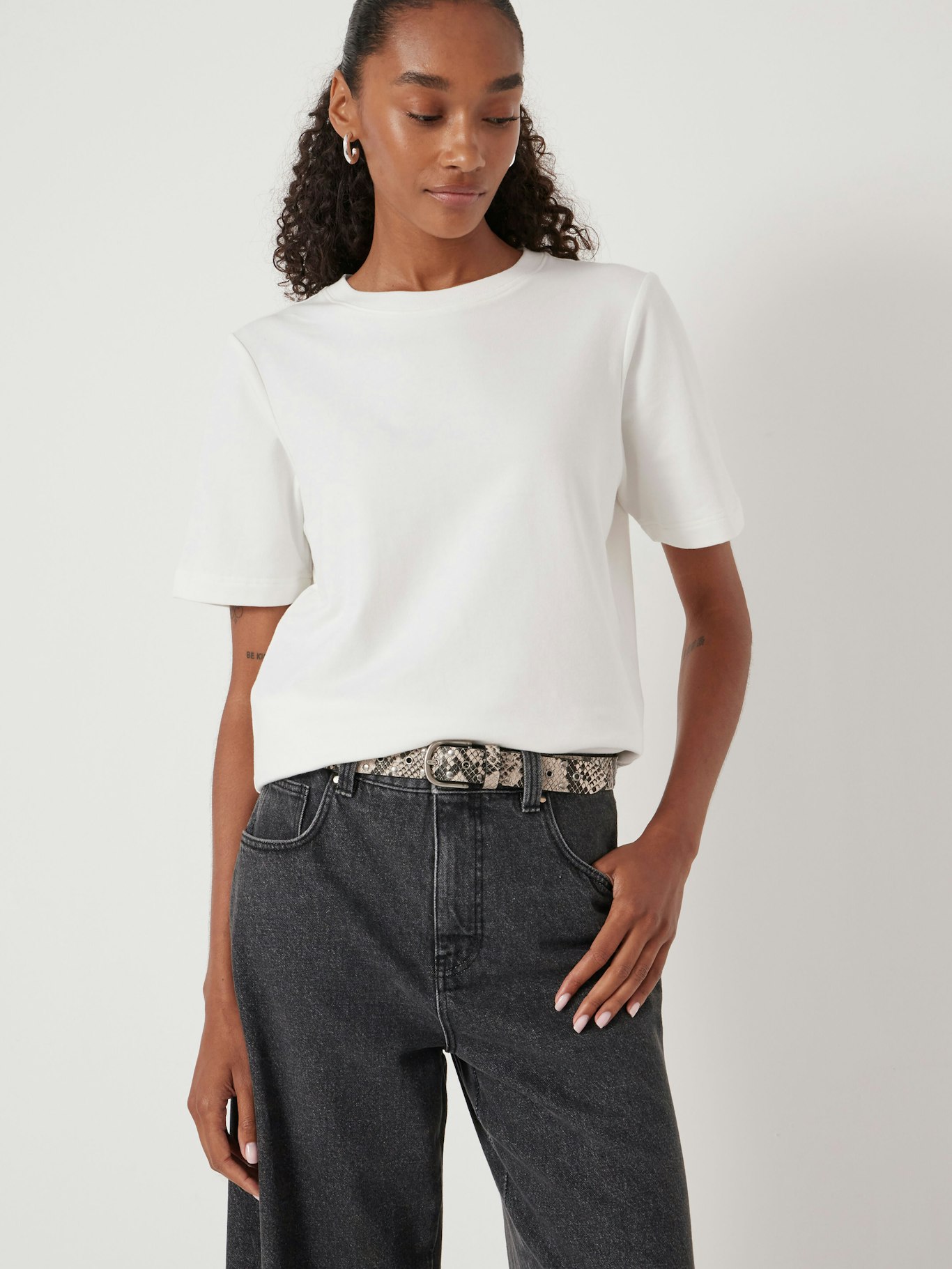 013724-0004-04 Eyelet Leather Belt