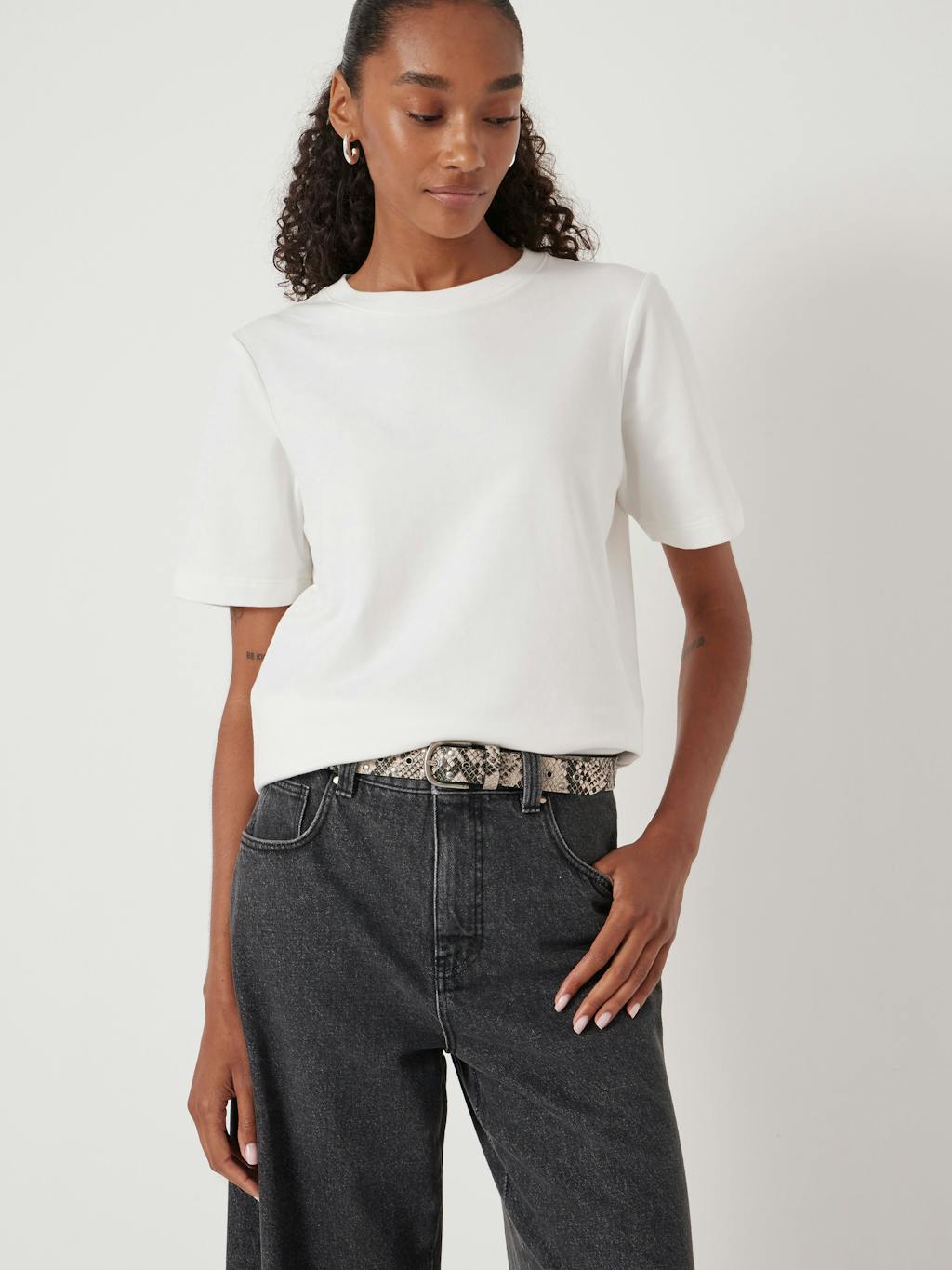 013724-0004-04 Eyelet Leather Belt