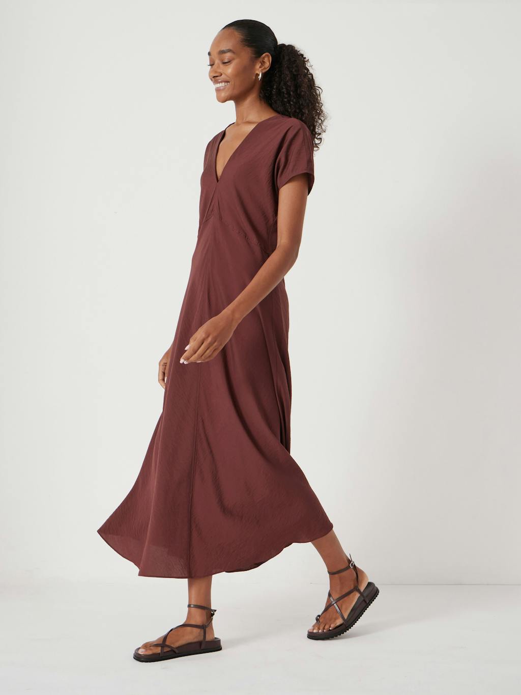 011762-0674-02 Grace Air Flow V-Neck Maxi Dress