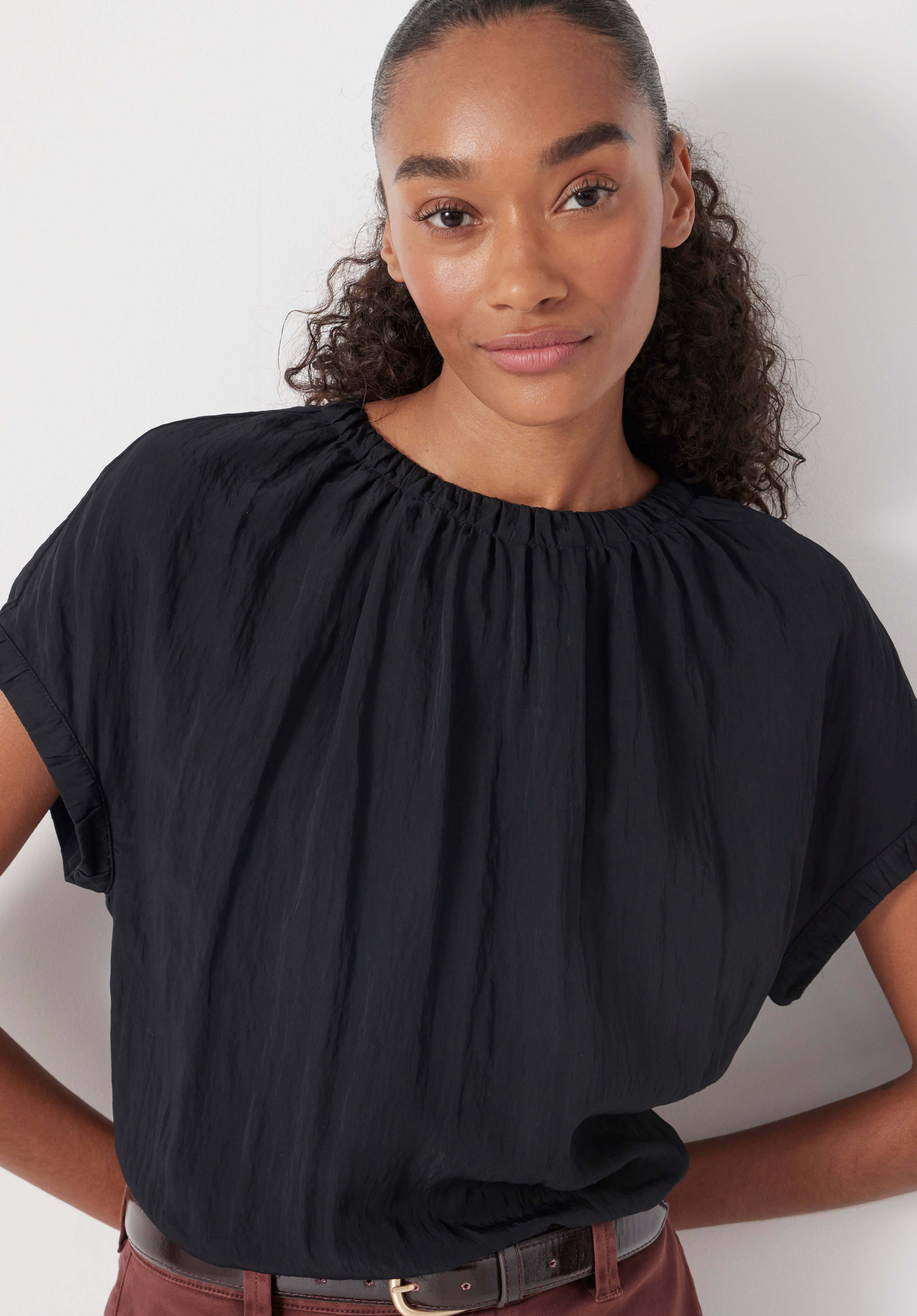 Gathered Crew Neck Detail Top